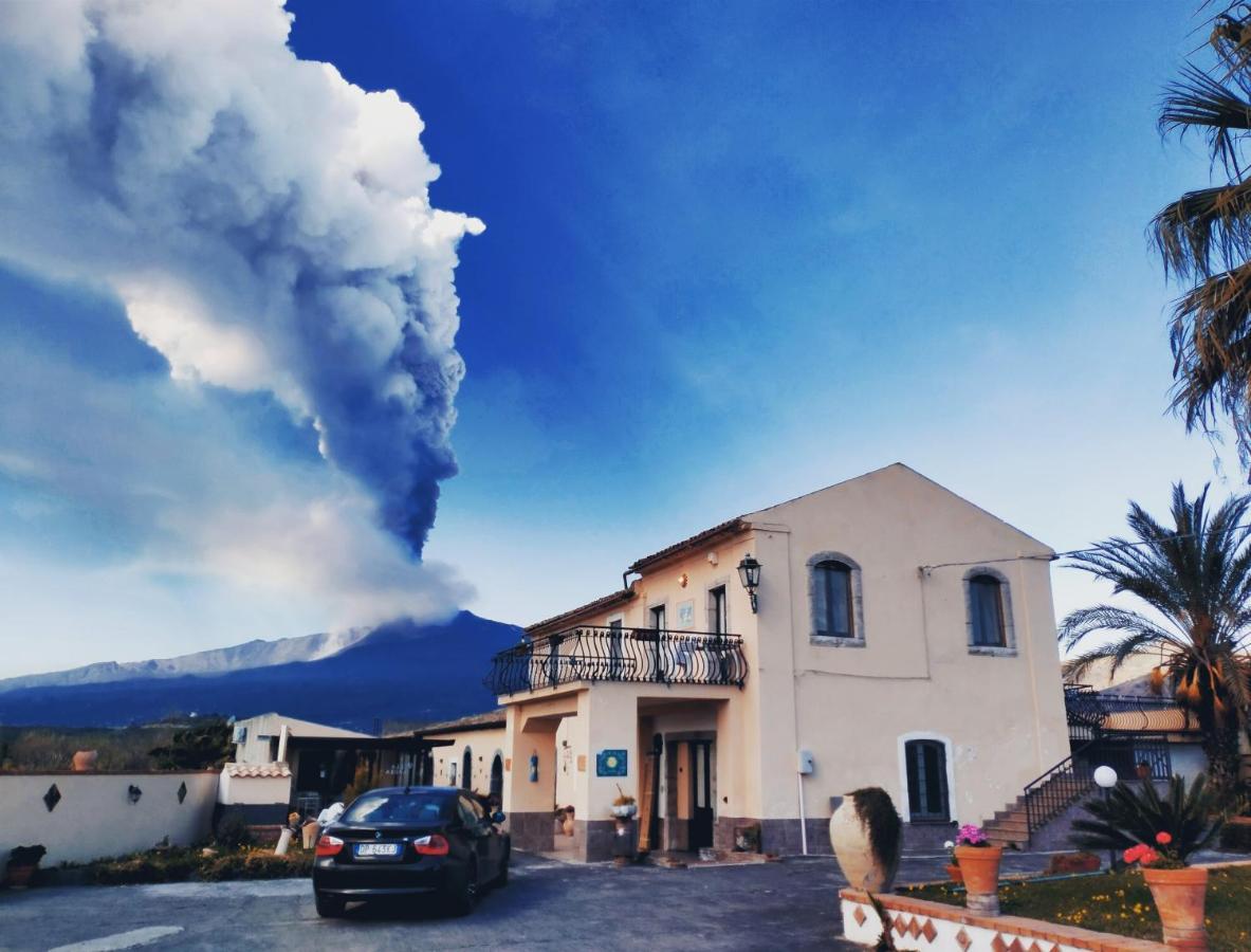 Villa Laura Apartment Giardini Naxos Dış mekan fotoğraf