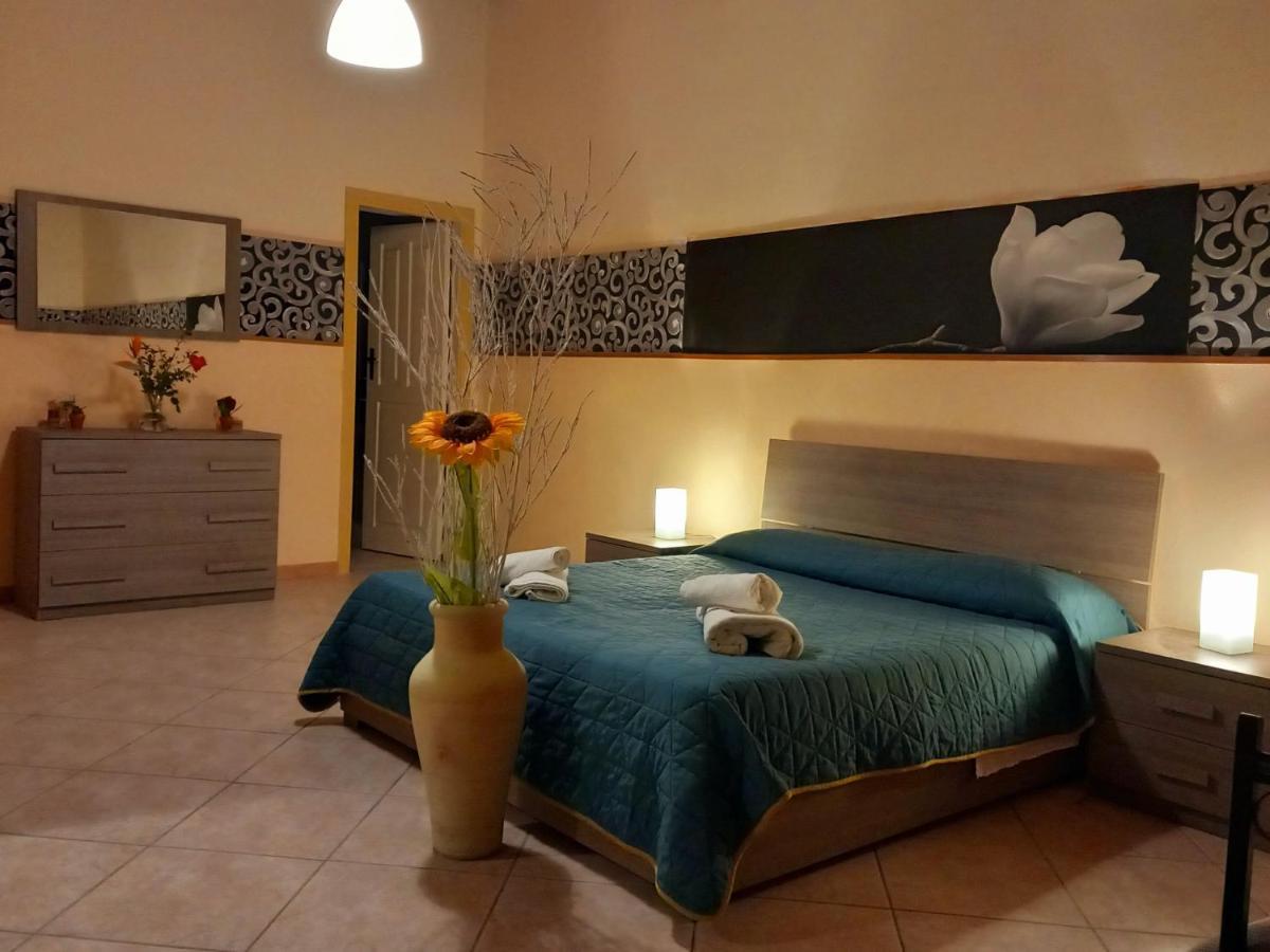 Villa Laura Apartment Giardini Naxos Dış mekan fotoğraf
