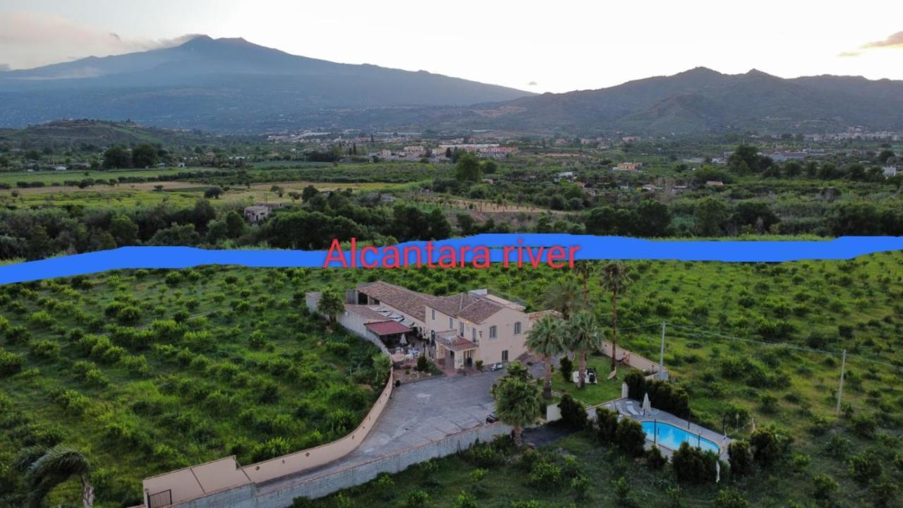 Villa Laura Apartment Giardini Naxos Dış mekan fotoğraf