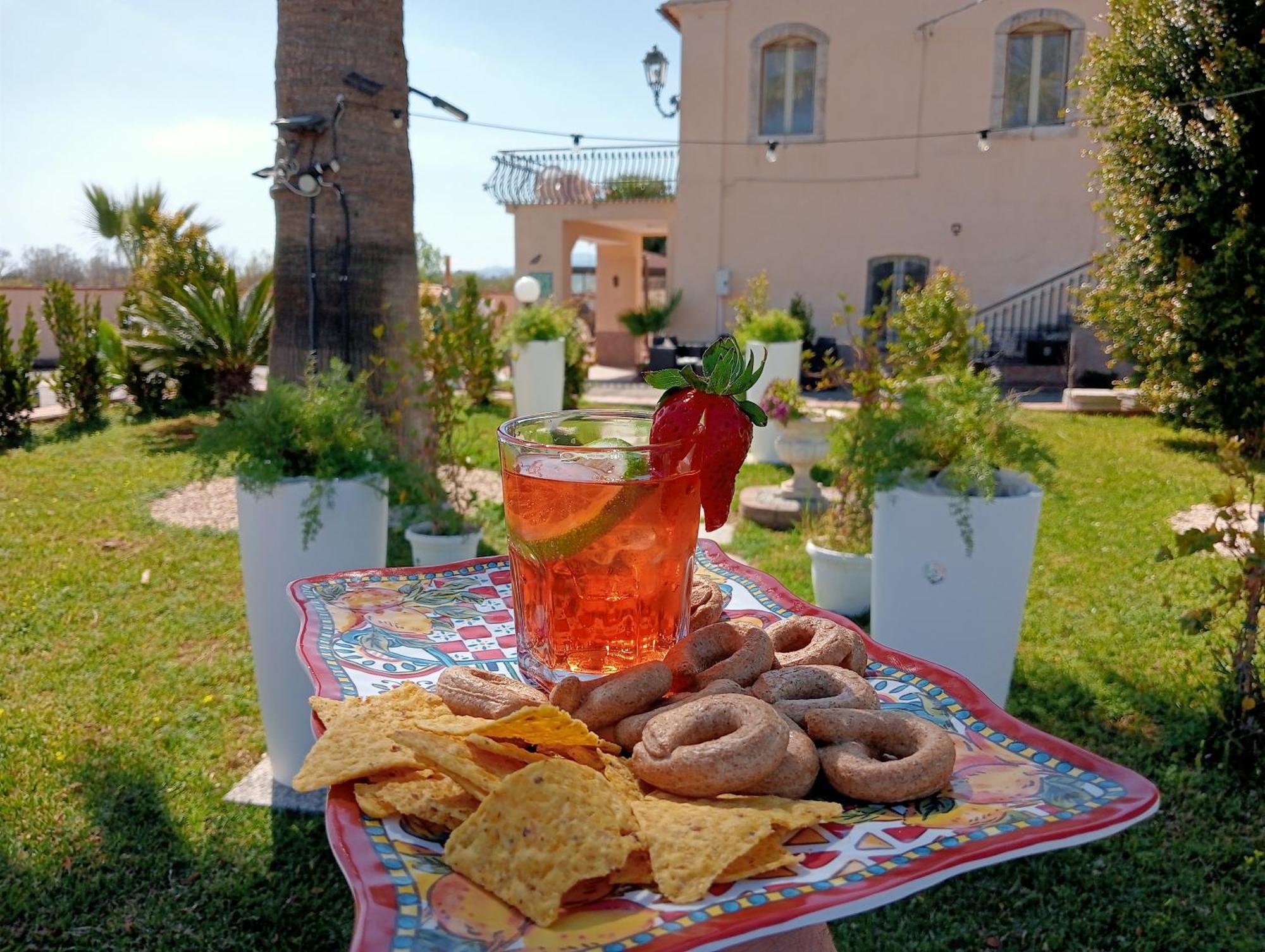 Villa Laura Apartment Giardini Naxos Dış mekan fotoğraf