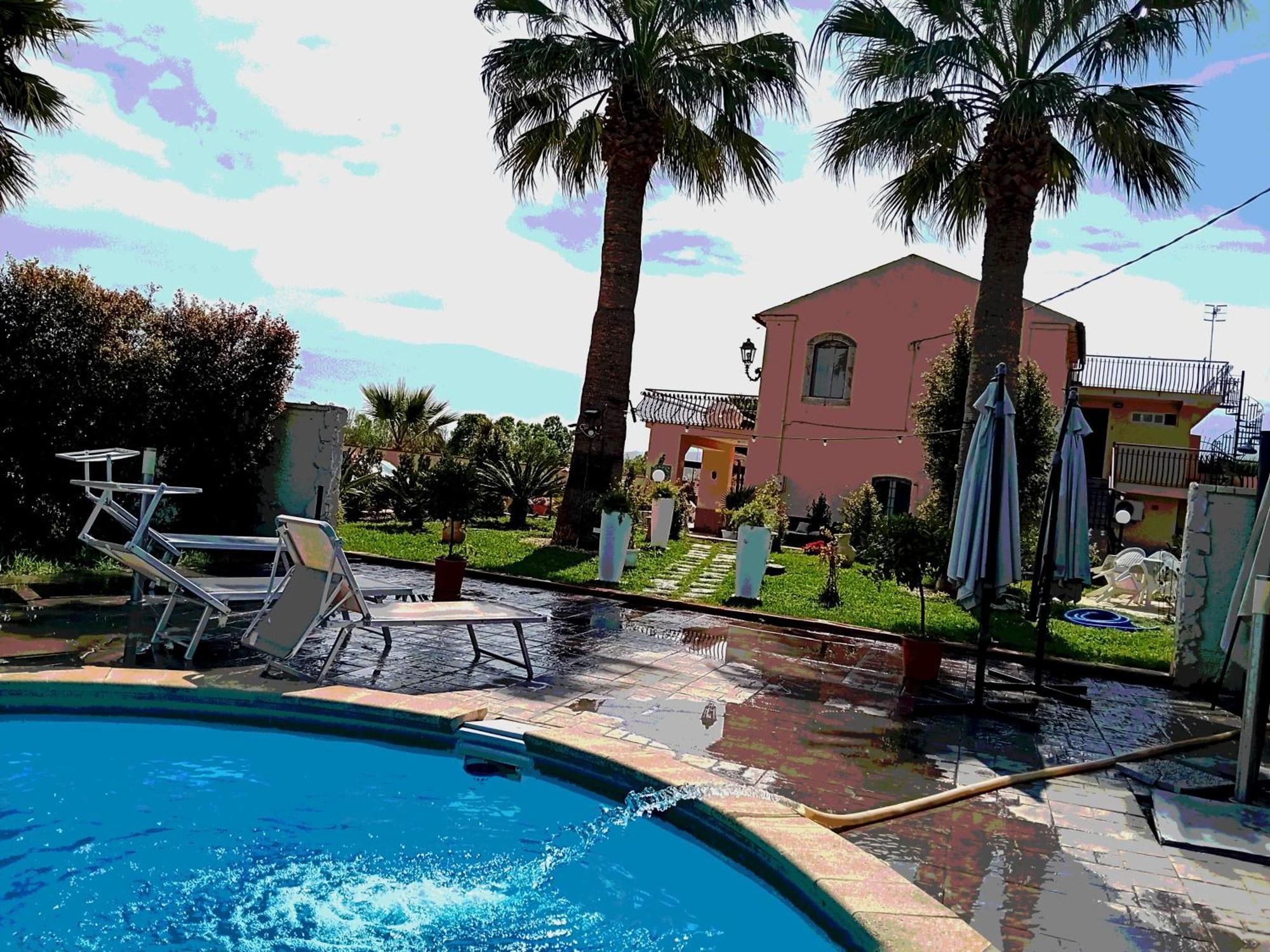 Villa Laura Apartment Giardini Naxos Dış mekan fotoğraf