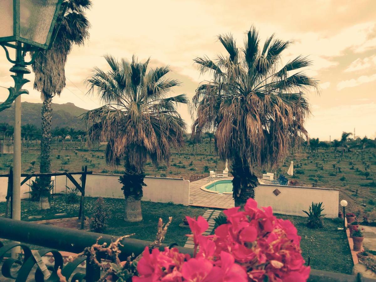 Villa Laura Apartment Giardini Naxos Dış mekan fotoğraf
